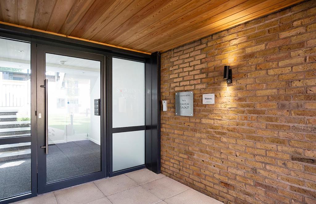 Апартаменты The Penthouse - 26 St Johns Mews Йорк Экстерьер фото