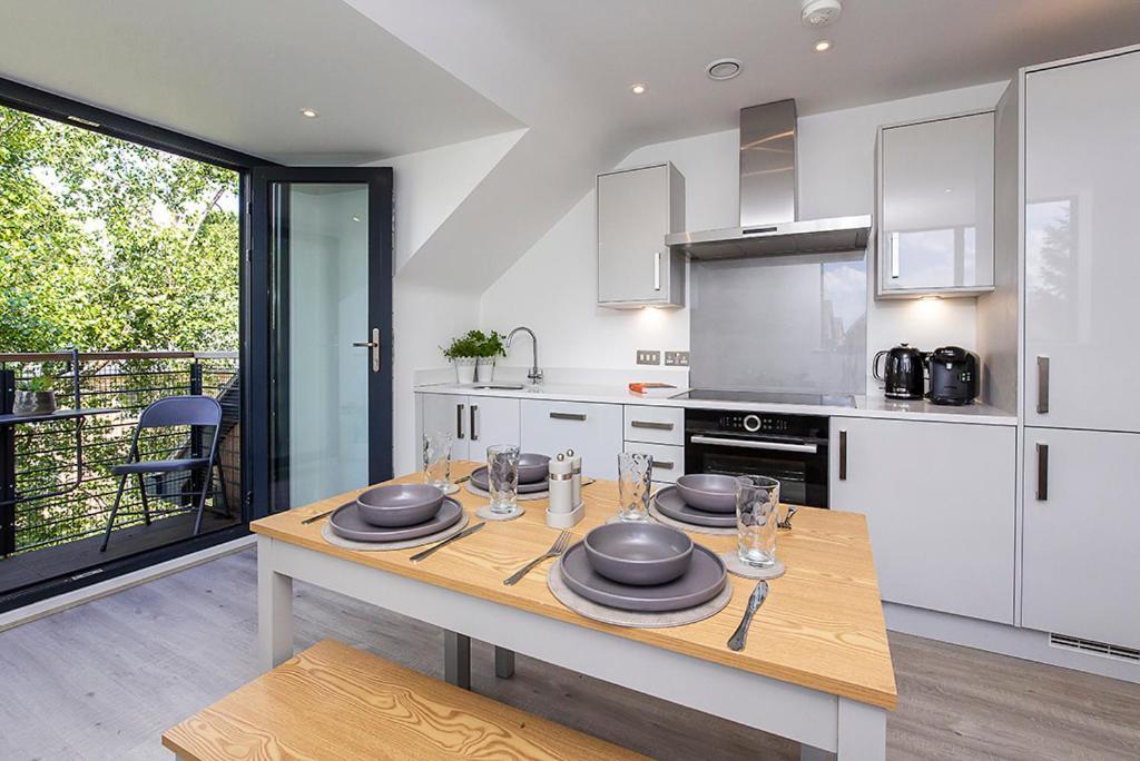 Апартаменты The Penthouse - 26 St Johns Mews Йорк Экстерьер фото